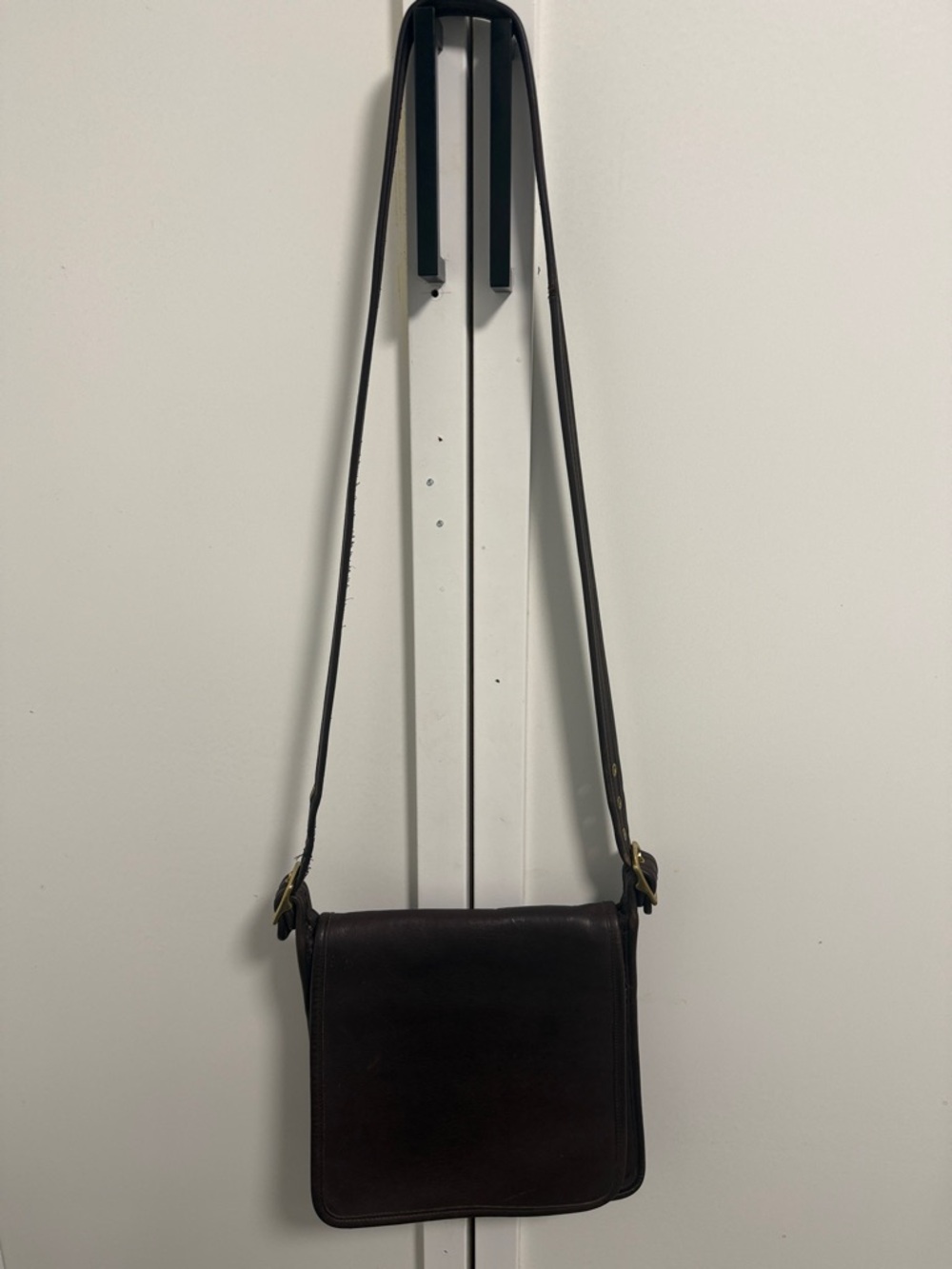 Coach Dark Brown Leather Messenger Bag with Gold Hardware vintage - Picture 3 of 15